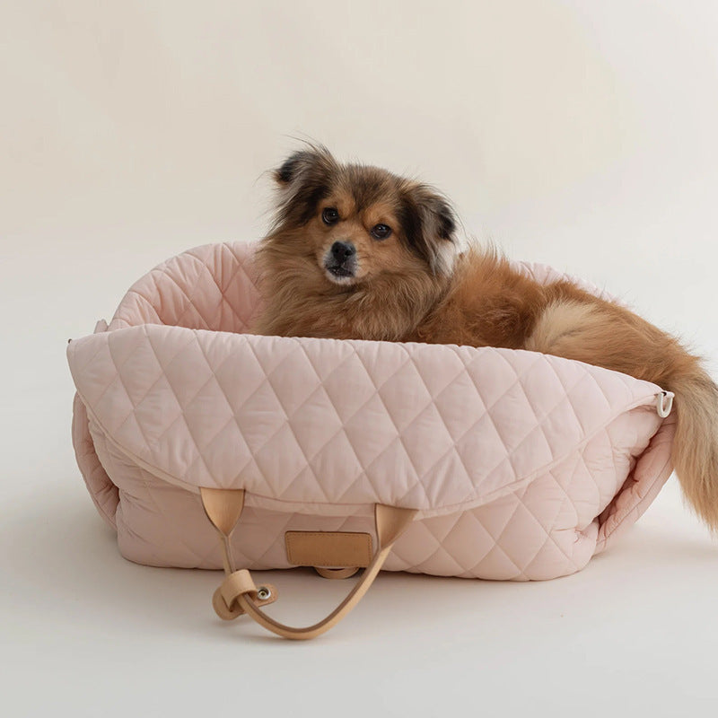 Chic Pet Handbag – Perfect for Outdoor Adventures with Your Furry Friend