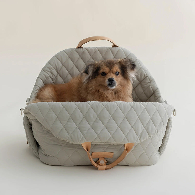 Chic Pet Handbag – Perfect for Outdoor Adventures with Your Furry Friend